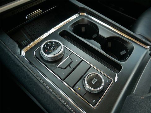 Used 2024 Ford Expedition Max XLT image 22