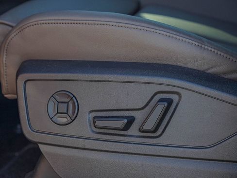 New 2025 Audi Q5 Premium Plus image 18