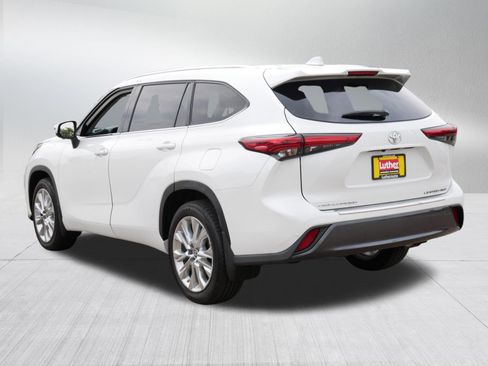 Used 2023 Toyota Highlander Limited AWD/4WD image 5