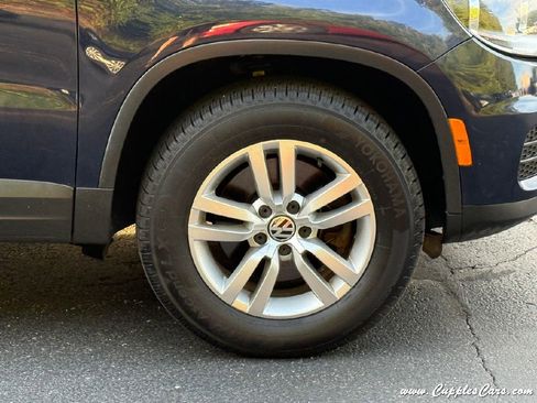 Used 2012 Volkswagen Tiguan S image 40