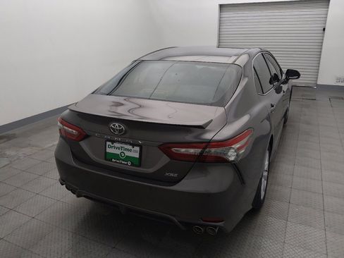 Used 2018 Toyota Camry XSE FWD image 7