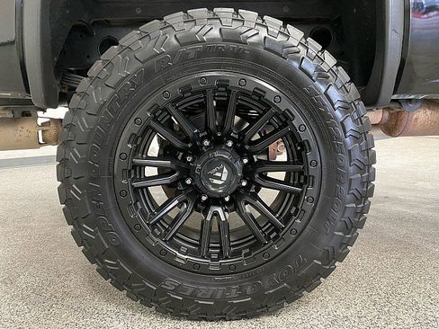 Used 2019 GMC Sierra 2500 SLT image 25