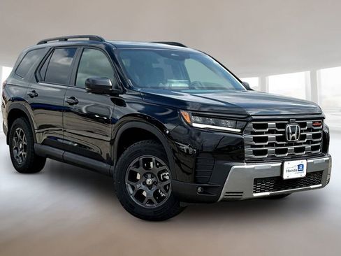 New 2026 Honda Pilot TrailSport image 2