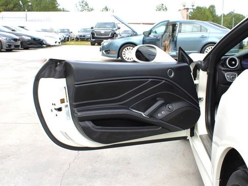 Used 2015 Ferrari California T image 40