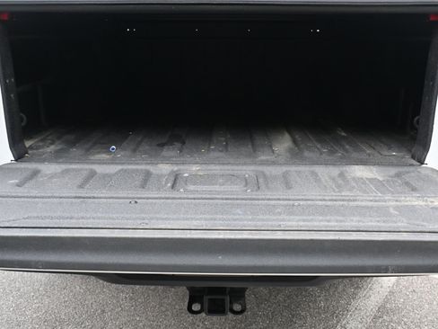 Used 2024 Jeep Gladiator Sport image 17