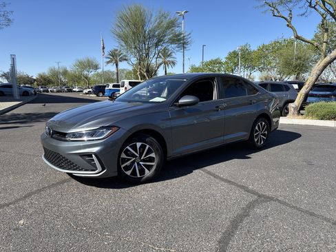 Certified 2025 Volkswagen Jetta S image 31