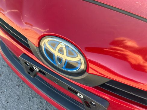 Used 2019 Toyota Prius image 22