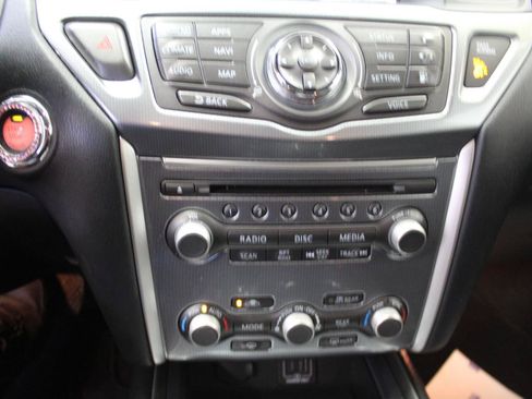 Used 2020 Nissan Pathfinder SL AWD/4WD image 15