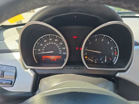 Used 2003 BMW Z4 2.5i image 12