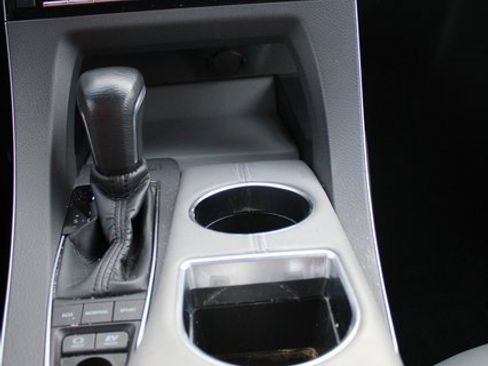 Used 2019 Toyota Avalon Limited image 13