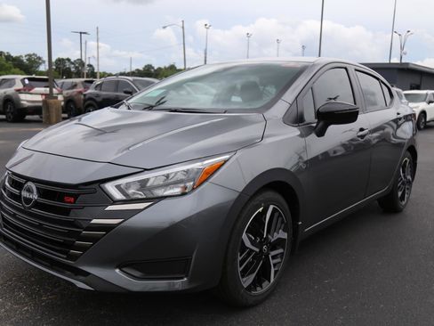 New 2025 Nissan Versa SR w/ Trunk Package image 1