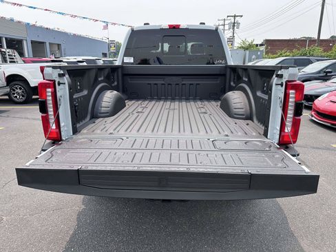 New 2026 Ford F250 Lariat w/ Black Appearance Package AWD/4WD image 8