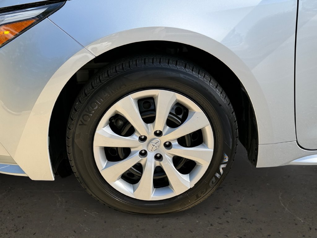 Used 2026 Toyota Corolla LE FWD image 27