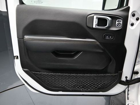 Certified 2023 Jeep Gladiator Overland image 18