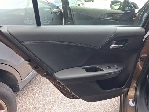 Certified 2017 Honda Accord Touring image 28