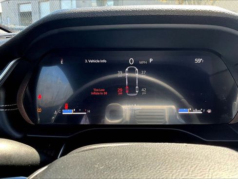 Used 2024 Jeep Grand Cherokee L Altitude AWD/4WD image 13