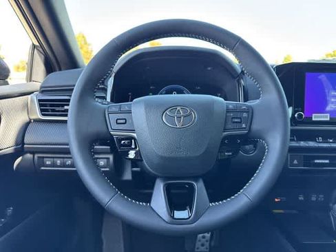 Used 2026 Toyota Camry SE w/ Convenience Package FWD image 18