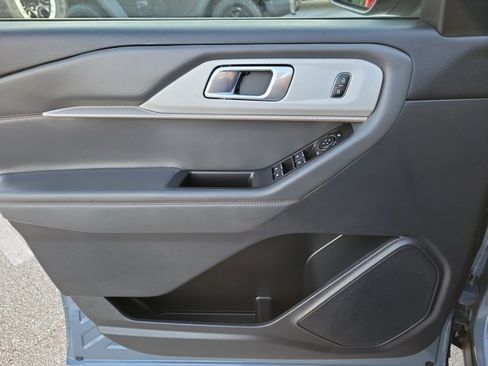 Certified 2025 Ford Explorer Active RWD image 21