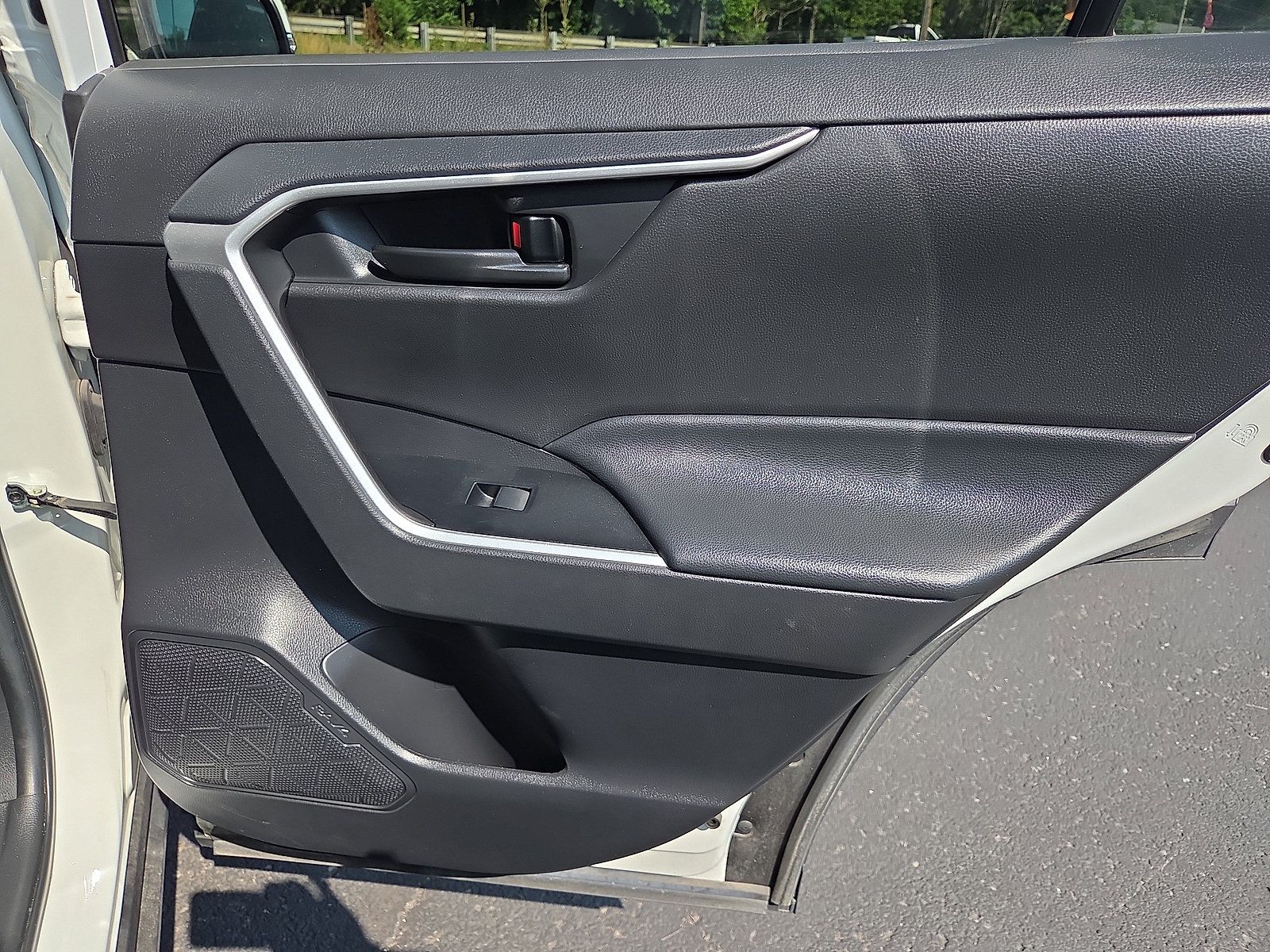 Used 2023 Toyota RAV4 LE AWD/4WD image 19