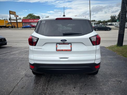 Used 2019 Ford Escape S image 5