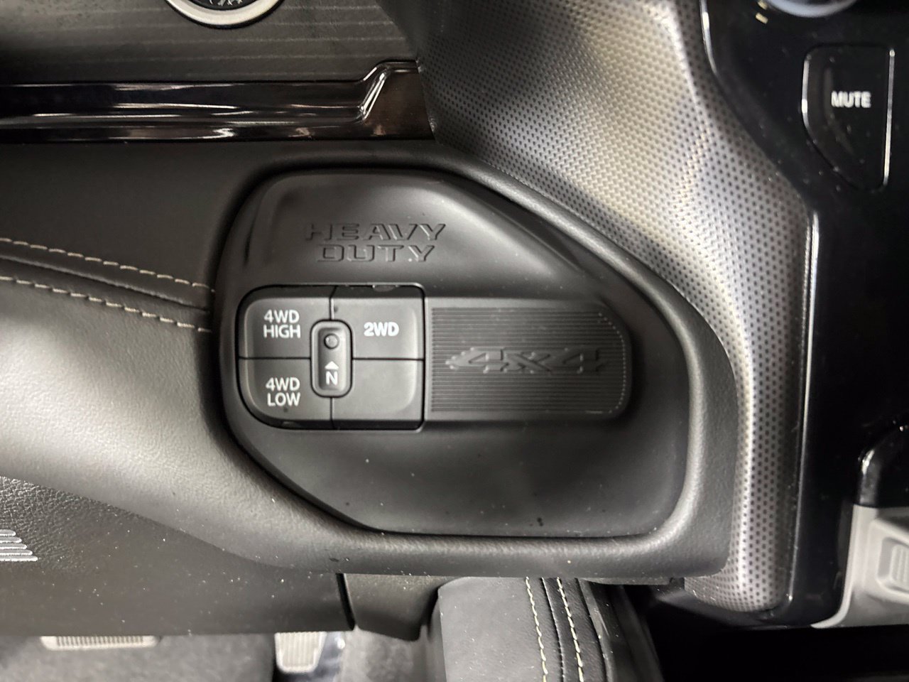 Used 2024 RAM 2500 Limited AWD/4WD image 16