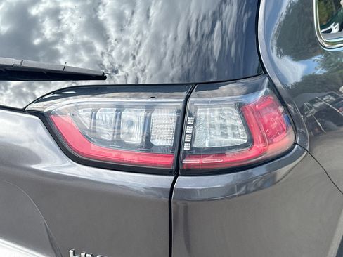 Used 2019 Jeep Cherokee Limited FWD image 27