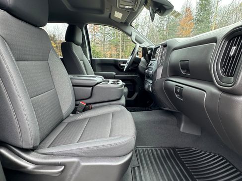 Used 2025 Chevrolet Silverado 1500 Custom Trail Boss w/ Turbomax Blackout Package image 21