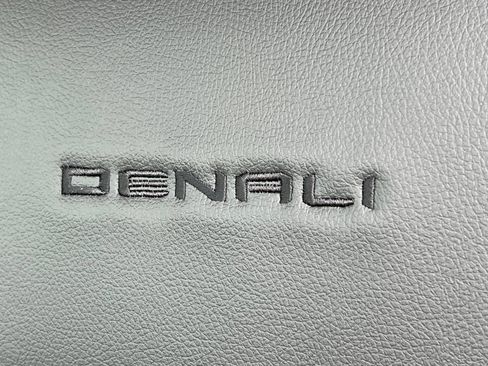 New 2026 GMC Canyon Denali AWD/4WD image 17
