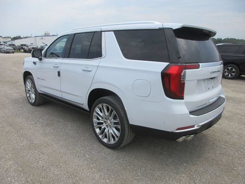 New 2026 GMC Yukon Denali w/ Denali Reserve Package AWD/4WD image 6