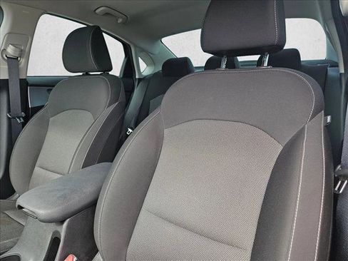 Used 2022 Kia Forte LXS image 12