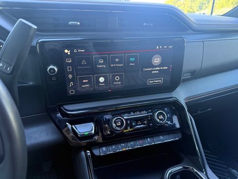 Used 2024 GMC Sierra 2500 AT4 w/ AT4 Premium Plus Package AWD/4WD image 26