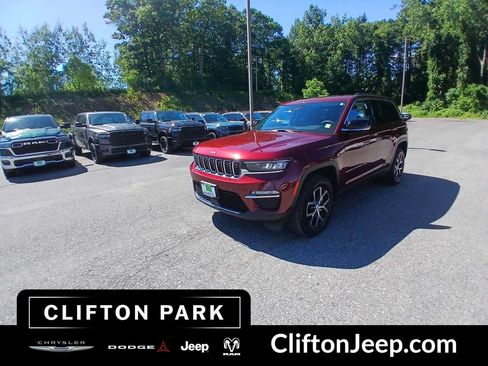 Certified 2023 Jeep Grand Cherokee Limited AWD/4WD image 7