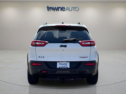 Used 2018 Jeep Cherokee Trailhawk w/ Cold Weather Group AWD/4WD image 4