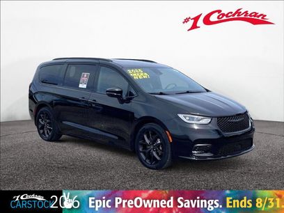Used 2025 Chrysler Pacifica Limited