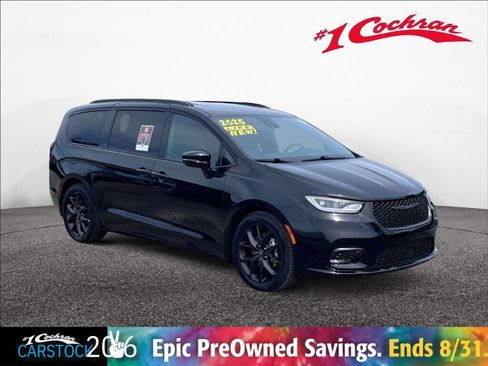 Used 2025 Chrysler Pacifica Limited FWD image 1