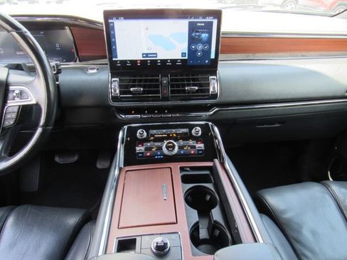 Used 2023 Lincoln Navigator Reserve AWD/4WD image 20