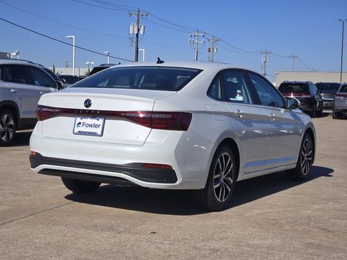 New 2026 Volkswagen Jetta SE image 4