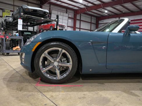 Used 2007 Saturn Sky w/ Premium Trim Pkg image 3