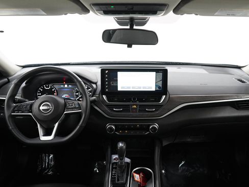 Used 2023 Nissan Altima 2.5 SV w/ SV Premium Package AWD/4WD image 13