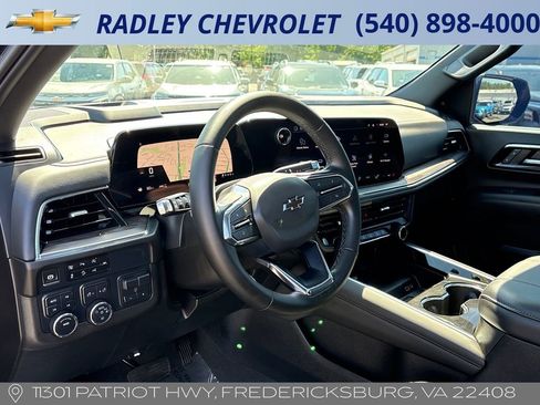 Used 2025 Chevrolet Tahoe Z71 w/ Sun And Tow Package AWD/4WD image 4