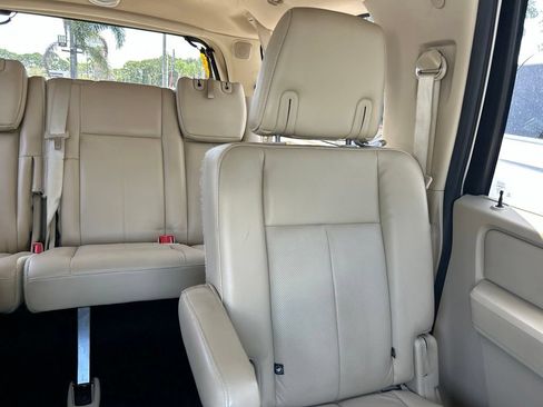 Used 2017 Ford Expedition EL Limited w/ Equipment Group 301A AWD/4WD image 14