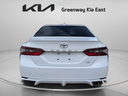 Used 2024 Toyota Camry SE w/ Convenience Package FWD image 6