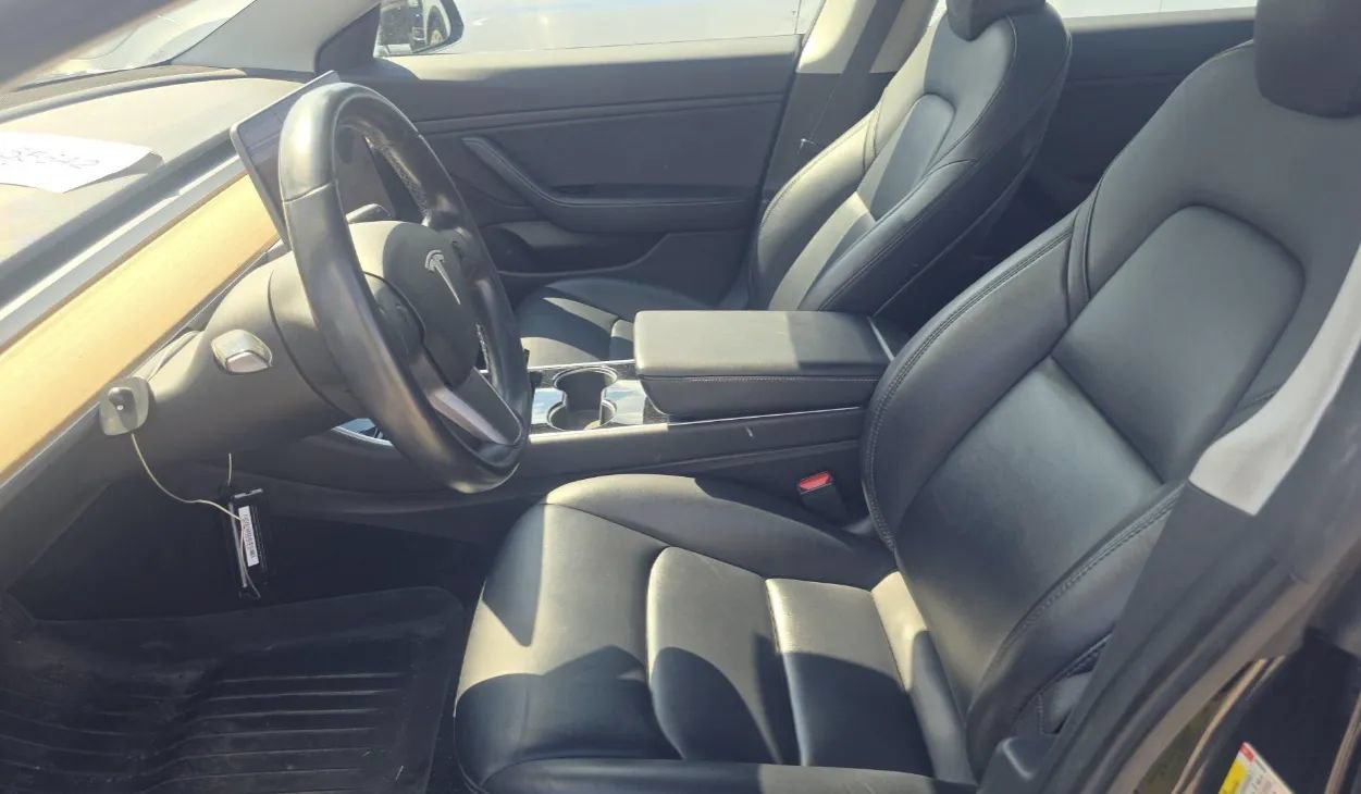 Used 2019 Tesla Model 3 Long Range RWD image 3