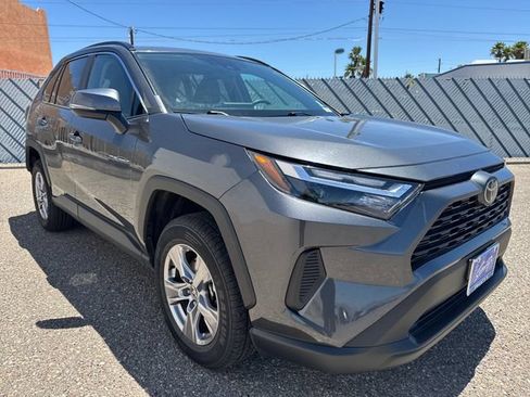 Used 2025 Toyota RAV4 XLE AWD/4WD image 7