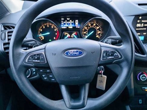 Used 2017 Ford Escape SE w/ Equipment Group 201A image 18