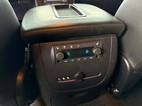 Used 2014 GMC Yukon Denali AWD/4WD image 16