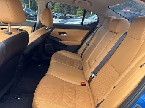 Used 2022 Nissan Sentra SV w/ SV Premium Package image 18