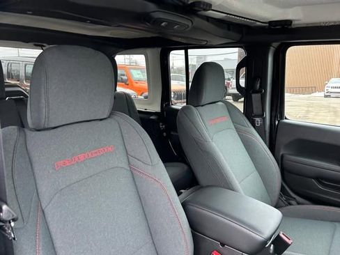 New 2025 Jeep Wrangler Unlimited Rubicon AWD/4WD image 32