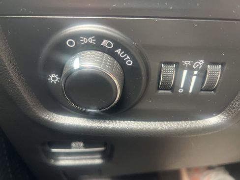 Used 2023 Jeep Grand Cherokee L Laredo AWD/4WD image 26