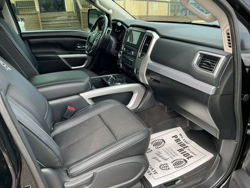 Used 2017 Nissan Titan PRO-4X image 18
